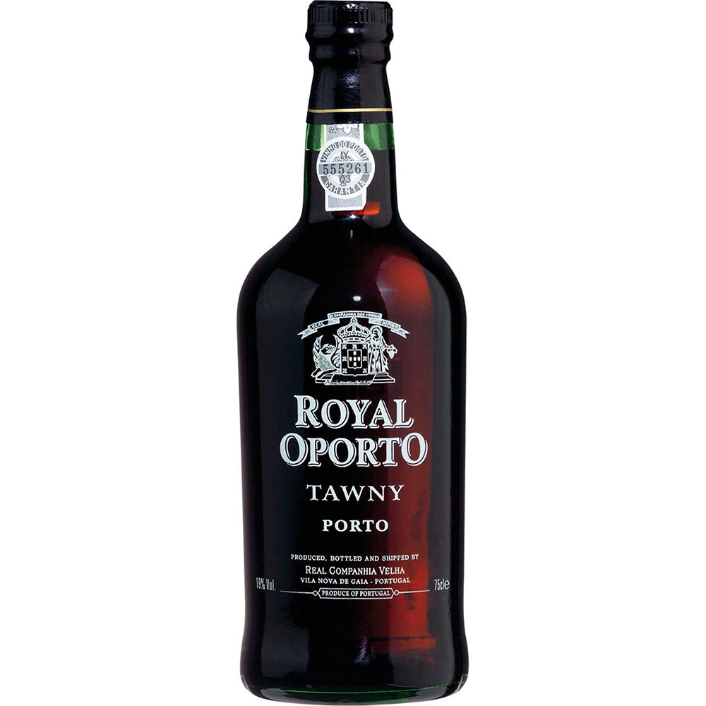 Eine 0,75-Liter-Flasche Royal Oporto Tawny Port (19%) mit dunklem Etikett und Siegel aus der berühmten Douro-Region ist auf weißem Hintergrund abgebildet.