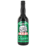 Eine 0,7-Liter-Flasche Tabu Absinth Tabu 55% mit einem grün-schwarzen Etikett mit einer detaillierten Gesichtsdarstellung hebt die klassische Anis-Lakritzduft hervor, die typisch für deutschen Absinth ist.
