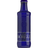 Eine blaue Glasflasche Acqua Morelli Frizzante 0,25L der Marke Acqua Morelli, mit einem dunkelblauen und silbernen Etikett.