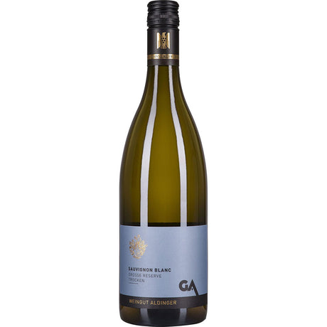 Eine Flasche Aldinger Sauvignon Blanc Reserve trocken 2025, ein eleganter deutscher Weißwein aus dem renommierten Weingut Aldinger.
