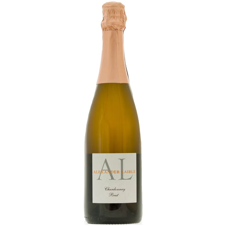 Eine Flasche Alexander Laible Chardonnay Brut Sekt, ein erlesener Sekt von Alexander Laible, mit einer hellrosa Folienverpackung.
