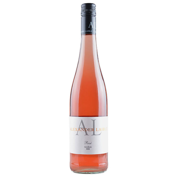 Eine Flasche Alexander Laible Rosé trocken 2* 2024 von Alexander Laible mit weißem Etikett und dunklem Schraubverschluss wird auf weißem Hintergrund dargestellt.