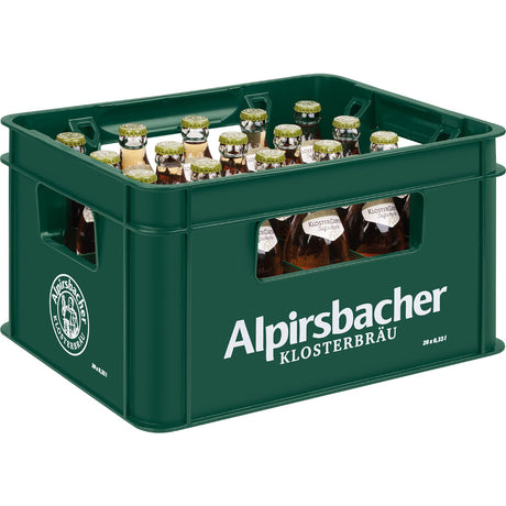 Eine grüne Kiste Alpirsbacher Klosterbräu Bier steht neben dem erfrischenden KlosterGarten Saftschorle Apfel-Rosmarin (20x 0,33L Mehrweg).