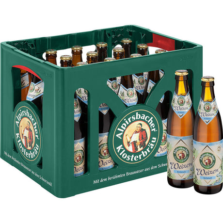 Ein grüner Kasten von Alpirsbacher Klosterbräu enthält 20 Flaschen Alpirsbacher Kristall 0,5 l (Mehrweg), zwei Flaschen stehen draußen und bieten einen erfrischenden Geschmack von Schwarzwälder Bier.