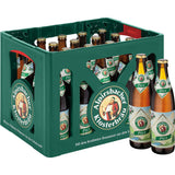 Grüner Kasten Alpirsbacher Klosterbräu Pils 20x0,5L (MEHRWEG), vorne zwei Flaschen, die die Tradition der Brauerei und den vollen Geschmack des Schwarzwälder Biers präsentieren.