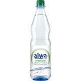 Klare Kunststoffflasche alwa Mineralwasser Medium PET 12x1L (MEHRWEG) mit grünem Deckel und blauem Etikett, bekannt für seinen hohen Calciumgehalt.
