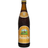 Eine braune Flasche Kloster Andechs Andechser Doppelbock Dunkel 20x 0,5 Liter (MEHRWEG) mit einem gold-gelben Etikett, das dieses klassische Bockbier präsentiert.