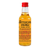 Eine kleine 0,2-Liter-Flasche Hemmeter Angostura Bitterlyne Orange Bitter (40%) mit leuchtend orangefarbener Flüssigkeit und rotem Verschluss - ideal, um Pomeranzen-Noten hinzuzufügen oder Ihre Lieblings-Cocktail-Bitter-Rezepte zu verfeinern.
