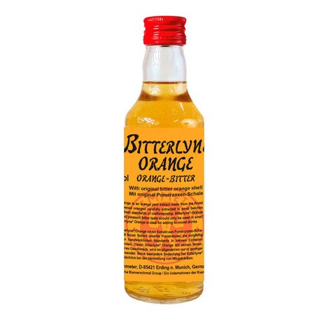 Eine kleine 0,2-Liter-Flasche Hemmeter Angostura Bitterlyne Orange Bitter (40%) mit leuchtend orangefarbener Flüssigkeit und rotem Verschluss - ideal, um Pomeranzen-Noten hinzuzufügen oder Ihre Lieblings-Cocktail-Bitter-Rezepte zu verfeinern.