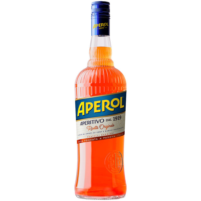Aperol Aperitivo 11% 1 Liter von Aperol mit seinem leuchtend orangeroten Likör und dem charakteristischen Etikett eignet sich perfekt zum Mixen eines klassischen Aperol Spritz oder zum Genießen als authentischer italienischer Aperitif.