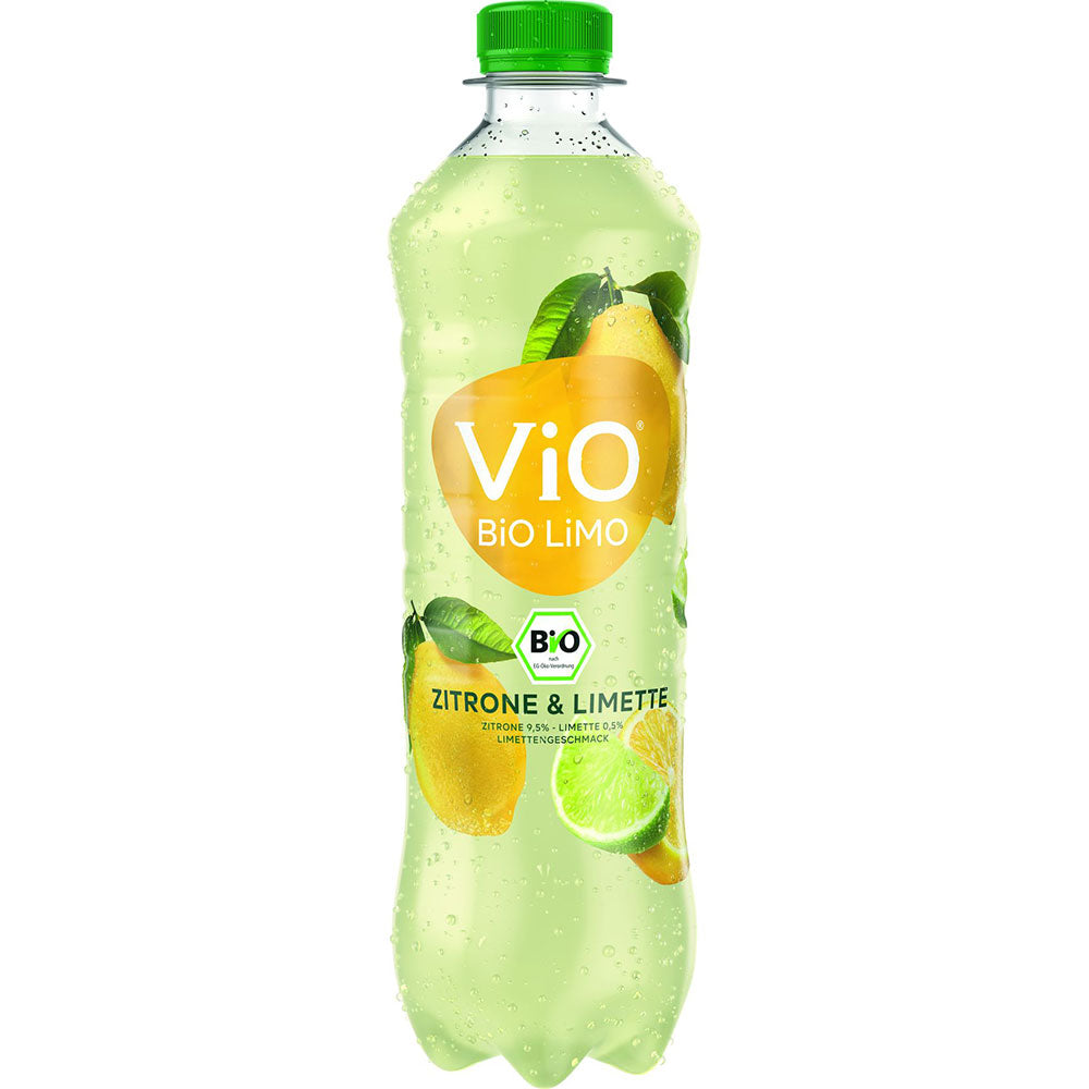 Eine Flasche ViO Bio Limo Lemon PEW 18x0,5L (EINWEG) von ViO Bio Limo, mit Zitronen- und Limettenmotiven auf dem Etikett und hergestellt aus natürlichem Mineralwasser.