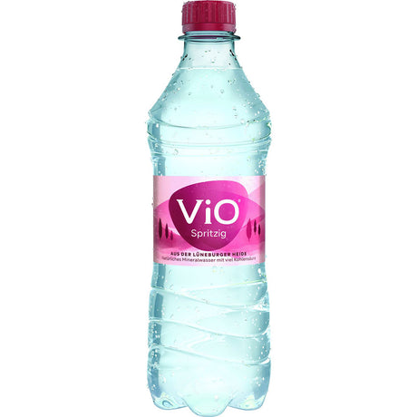 ViO Spritzig PEW 18x 0,5 Liter (EINWEG) Mineralwasser in einer klaren Plastikflasche mit pinkem Etikett und Deckel. Viel Kohlensäure sorgt für prickelnden Genuss.