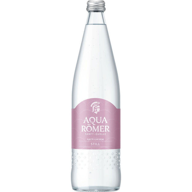 Aqua Römer Sanft & Still 12x 0,75 Liter (MEHRWEG) kommt in einer Klarglasflasche mit rosa Etikett und silbernem Verschluss - Natriumarm für pure Erfrischung von Aqua Römer.