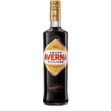 Averna Amaro Siciliano 29% 0,7 Liter von Averna hat einen goldenen Verschluss und ein weiß-goldenes Etikett - ideal für einen sizilianischen Digestif.