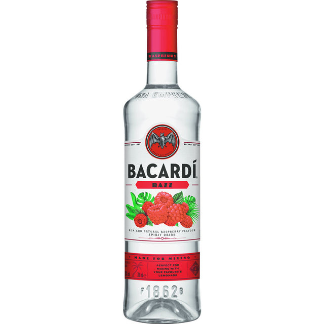 Eine 1-Liter-Flasche Bacardí Razz Rum (27 %) mit rotem Verschluss, Himbeergrafik auf dem Etikett und dem typischen Himbeergeschmack der Marke.
