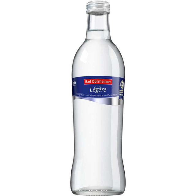 Bad Dürrheimer Mineralwasser Légère 6x1L (MEHRWEG) in der Klarglasflasche mit blau-rot-weißem Etikett bietet milde Kohlensäure für einen erfrischenden Geschmack.
