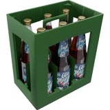 Eine grüne Kiste enthält sechs 1L-Glasflaschen Bayla Glühmäxchen Punsch alkoholfrei (MEHRWEG), ein festliches alkoholfreies Wintergetränk, jeweils mit saisonalen Motiven.