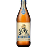 Eine 0,5l-Braunglasflasche Berg Hefe-Weizen Hell aus Baden-Württemberg, mit beige-blauem Etikett, blauem Verschluss und Hervorhebung der traditionellen Braukunst; erhältlich im 20er-Pack (MEHRWEG).