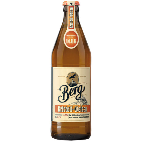 Eine 0,5-Liter-Flasche Berg Kristall 20x (MEHRWEG) von Berg, ein erfrischendes Kristallweizen aus Ehingen-Berg, mit einem beige-orangefarbenen Etikett auf weißem Grund.