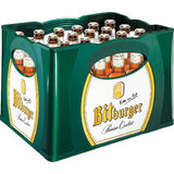 Ein grüner Kasten Bitburger Premium Pils 24x 0,33L (MEHRWEG) Bierflaschen, mit dem kultigen Bitburger Branding auf der Seite und den Flaschen.