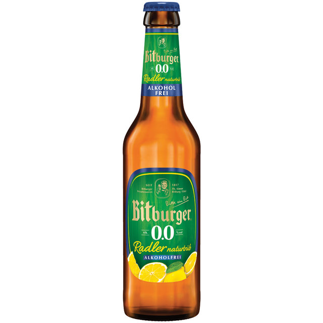 Eine Flasche Bitburger 0,0% Radler Naturtrüb alkoholfrei (24x0,33L MEHRWEG) von Bitburger, mit erfrischenden Zitronenscheiben und Zitronenlimonade auf dem Etikett.