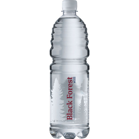 Eine Schwarzwälder Stille PET-Flasche 9x1L (EINWEG) mit Baumgrafik und weißem Verschluss, die aus der Hansjakobquelle stammt - bekannt als eines der natriumärmsten Mineralwässer.