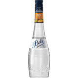 Bols Triple Sec Curacao 38% 0,7 Liter: Klarglasflasche mit blauem Verschluss und orangefarbenem Etikett im oberen Bereich. Ideal als Zutat für Cocktails.