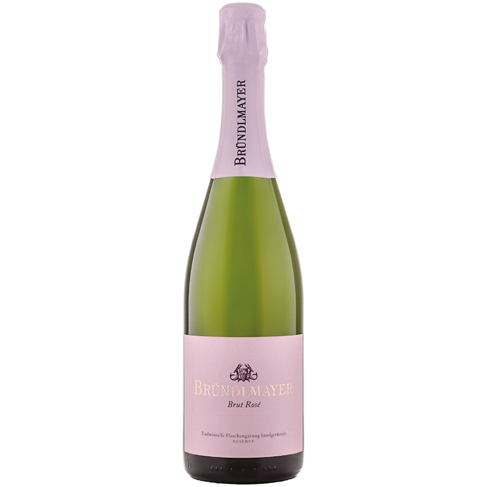 Eine Flasche Bründlmayer Brut Rosé Reserve (0,75 Liter) Sekt von Bründlmayer mit rosa Etikett und Folie, abgebildet auf weißem Hintergrund.