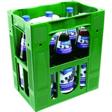 Grüner Kasten mit sechs 1-Liter-Flaschen Burkhardt Fruchtsäfte schwarzer Johannisbeernektar (MEHRWEG), jeweils mit blauem Verschluss, sichtbarem Etikett und mit Vitamin C für einen erfrischenden Geschmack.