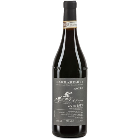 Eine Flasche Ca' del Baio Asili Barbaresco DOCG 2022, ein italienischer Rotwein aus der Nebbiolo-Traube von Ca' del Baio, präsentiert in einer schwarzen Flasche mit dunklem Etikett.