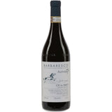 Eine Flasche Ca' del Baio Autinbej Barbaresco DOCG 2022, ein italienischer Rotwein auf Nebbiolo-Basis von Ca' del Baio, mit blauem Folienverschluss und detailliertem Frontetikett.