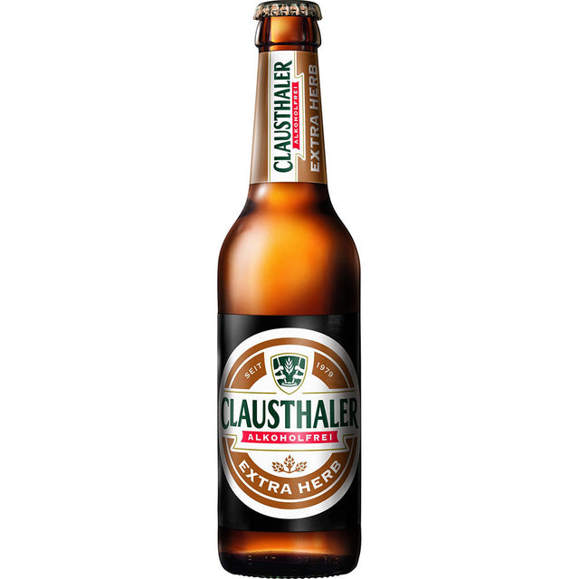 Eine 0,33-Liter-Flasche Clausthaler Extraherb (MEHRWEG) von Clausthaler, erhältlich in einer 24er-Packung.