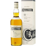 Eine Flasche Cragganmore 12 Jahre Single Malt Scotch Whisky 40% 0,7 Liter von Cragganmore wird neben ihrer cremefarbenen Schachtel präsentiert.