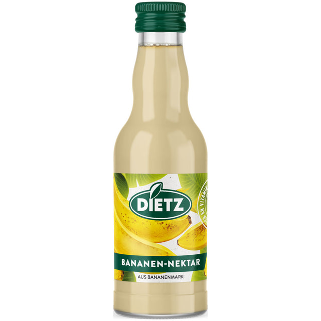 Eine Flasche Dietz Bananen-Nektar 0,2L (MEHRWEG) mit gelbem Bananen-Etikett und grünem Verschluss, mit echtem Bananen-Geschmack und zugesetztem Vitamin C. Erhältlich im 12er-Pack der Marke Dietz.