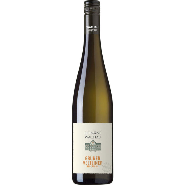 Eine Flasche Domäne Wachau Grüner Veltliner Federspiel Terrasse 2023 Weißwein mit einem hellen Etikett und einem schwarzen Schraubverschluss.
