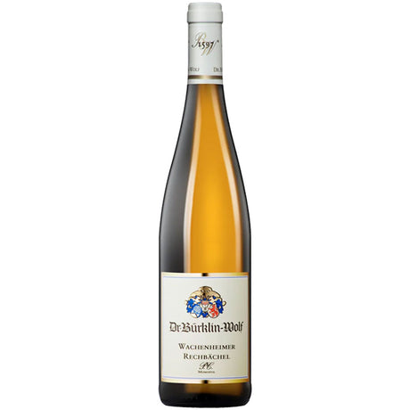 Eine Flasche Dr. Bürklin-Wolf Wachenheimer Rechbächel Riesling P.C. 2023, mit cremefarbenem Etikett und gold-blauem Wappen, vom geschätzten Weingut Dr. Bürklin-Wolf.