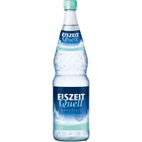 Das stille Mineralwasser Eiszeitquell Naturelle (MEHRWEG) in der 0,7 l Glasflasche mit blauem und weißem Etikett ist ein natürlich erfrischendes, natriumarmes Mineralwasser der Marke Eiszeitquell.