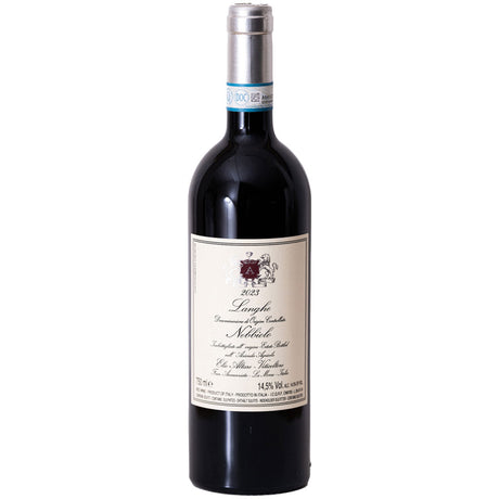 Eine Flasche Elio Altare Nebbiolo Langhe DOC 2023, mit cremefarbenem Etikett und silberner Halsfolie, hergestellt von Elio Altare.