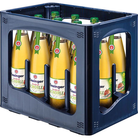 Eine schwarze Kiste enthält zwölf 0,75-Liter-Glasflaschen von Ensinger Direktsaft Apfel-Schorle (MEHRWEG) mit gelber Flüssigkeit und grünem Verschluss.