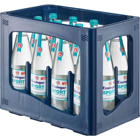 Eine blaue Kiste mit zwölf 0,75L Glasflaschen Ensinger Sport Feinperlig Mineralwasser (Mehrweg), von Ensinger.
