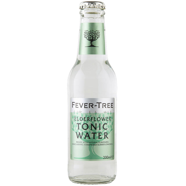 Die 0,2-L-Glasflasche von Fever-Tree Elderflower Tonic Water (MEHRWEG), Teil eines 24er-Packs, ist mit einem silbernen und grünen Etikett versehen und bietet hochwertiges Tonic Water mit zarten Holunderblütennoten.