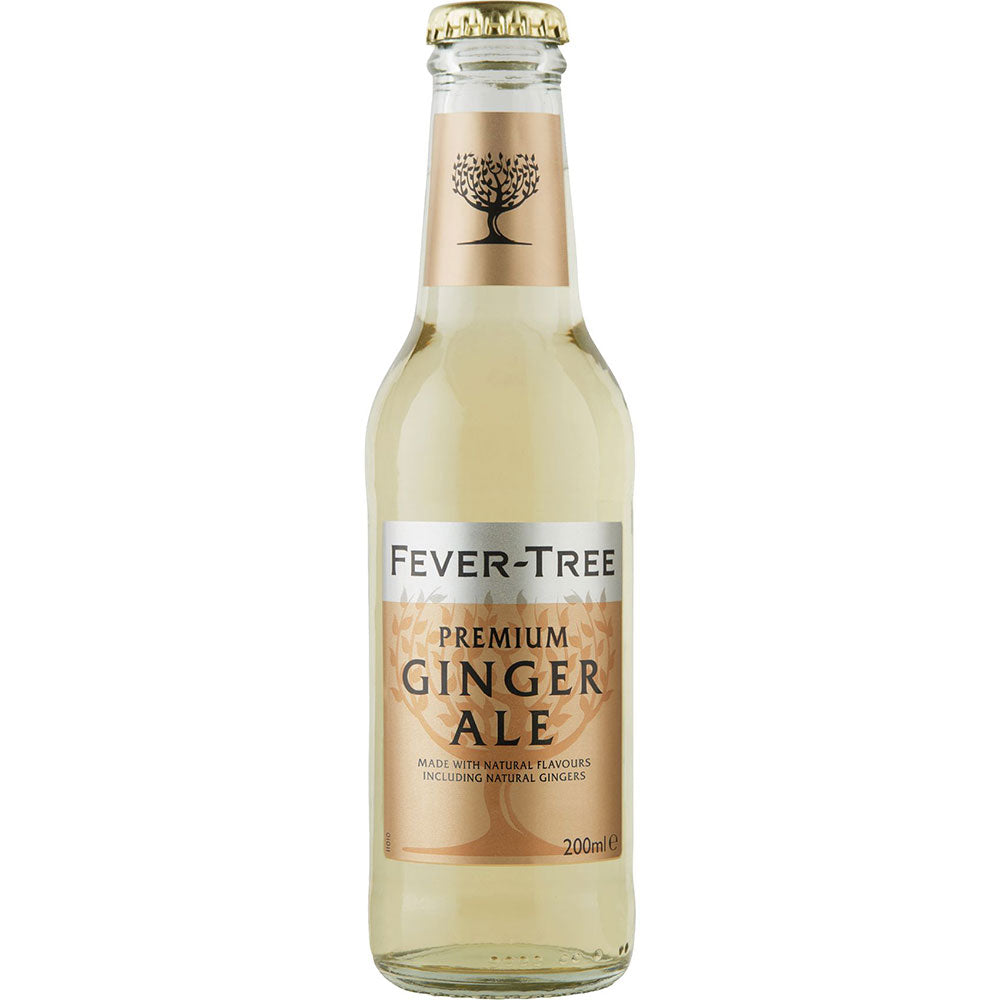 Eine 200ml Fever-Tree Ginger Ale Glasflasche mit goldenem Etikett und Verschluss, Teil der Fever-Tree Ginger Ale 24x 0,2 Liter (MEHRWEG) Packung.