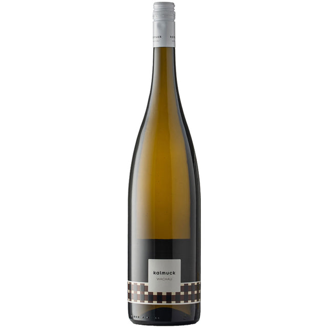 Eine hohe, braune Flasche mit silbernem Verschluss und weißem Etikett trägt die Aufschrift FJ Gritsch Grüner Veltliner Kalmuck Wachau DAC 2025 1,5L.