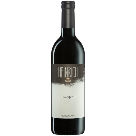 Eine Flasche Rotwein „Weingut Heinrich Zweigelt Burgenland DAC 2019“ mit einem schwarz-weißen Etikett und einem eleganten schwarzen Verschluss.