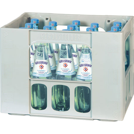 Eine Kunststoffkiste mit mehreren Flaschen Gerolsteiner Gourmet Naturell 15x0,5L (Mehrweg), dem stillen Mineralwasser von Gerolsteiner.