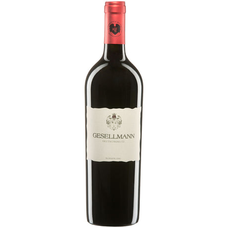 Eine Flasche Gesellmann Cuvée G BIO 2021 Rotwein von Gesellmann mit cremefarbenem Etikett und rotem Folienaufsatz - eine Mischung mit Blaufränkisch-Charakter.