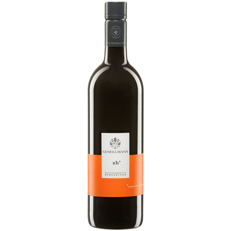 Eine Flasche Gesellmann ZB Zweigelt Blaufränkisch BIO 2023 mit schwarzem Verschluss und orange-weißem Etikett auf weißem Grund.