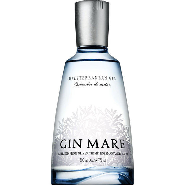 Gin Mare 42,7% 0,7 Liter ist ein mediterraner Premium-Gin in einer Klarglasflasche mit silbernem Verschluss und botanischem Design, das den unverwechselbaren Küstencharakter der Marke widerspiegelt.
