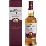 Der Glenlivet 15 Jahre Single Malt Scotch Whisky 40% 0,7 Liter wird in einer Flasche und einer Schachtel geliefert, die beide mit dem unverwechselbaren Glenlivet-Branding versehen sind.