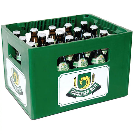 Ein grüner Kasten enthält 20 Braunglasflaschen Gruibinger Dorfbräu (0,5L MEHRWEG), die für die schwäbische Brautradition und den klassischen Exportbiergeschmack der Marke Gruibinger stehen.